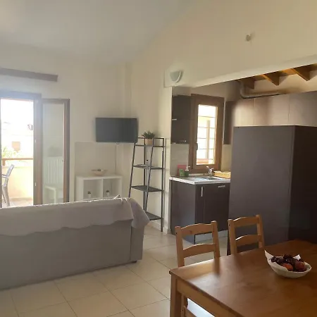Apartament Aelia Nea Roda